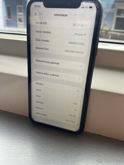 iPhone 11 - 8