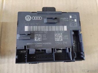 dvere spolujazdca Audi A5 8T - LY7G - 8