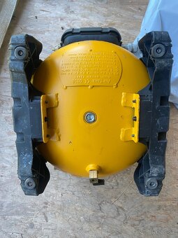 Dewalt AKU kompresor DCC1054 - na náhradné diely - 8