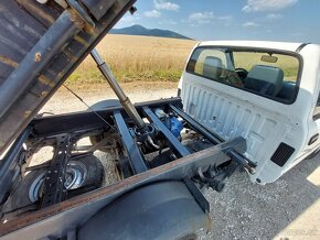 TOYOTA HILUX 3-STRANNÝ VYKLÁPAČ - 8
