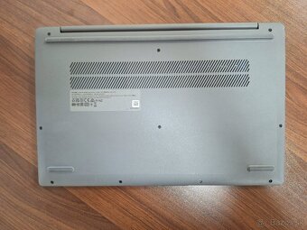 Lenovo IdeaPad Slim 3 - 8