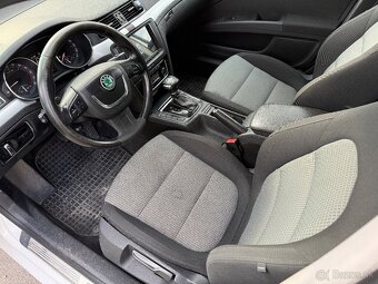 Škoda Superb Combi 2.0 TDI CR DSG - 8