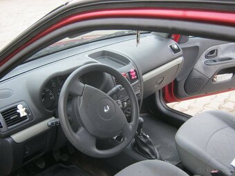 Renault clio 1,2i - 8