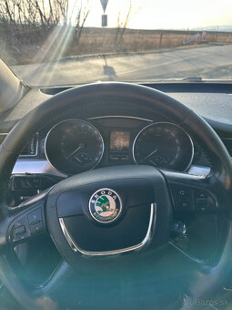 Škoda SUPERB Sedan 2.0 TDI - 8