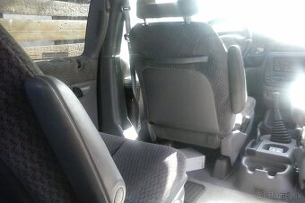 Chrysler Voyager - 8
