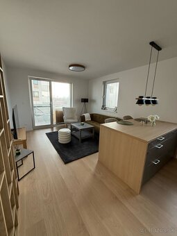 Moderný 2 izb. byt Na Rendezi, BA III s parkovaním v cene - 8