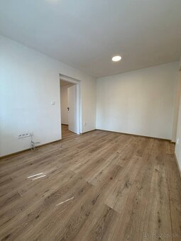 na predaj krásny 3 izbový byt Handlová - 8