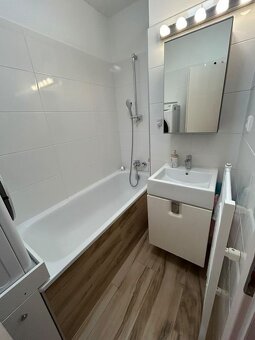 3- izbový byt  s loggiou, Martin - centrum - 8