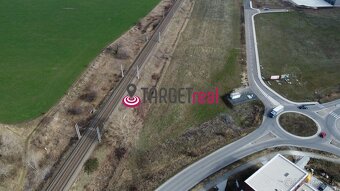 NA PREDAJ: ATRAKTÍVNY KOMERČNÝ POZEMOK V PRIEMYSELNEJ ZÓNE T - 8