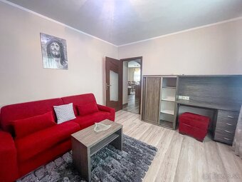 Exkluzívny trojizbový byt s balkónom na prenájom, Vráble - 8