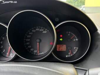 Mazda 3 1.6 Benzín /77kW KLIMA r.v. 2006 - 8