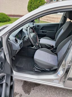 Ford Fiesta - 8