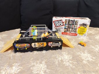 Tech Deck display fingerboard - 8