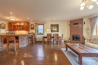 Na predaj | 6 izbový rodinný dom 241 m² - Chorvátsky Grob - 8