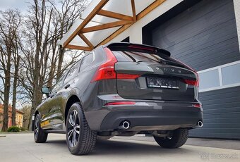 Volvo XC60 B5 2.0L Momentum Pro AWD A/T - 8