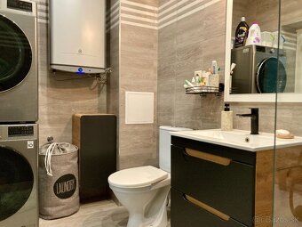 Nadštandardný 2-izbový byt 75m2 + parkovacie miesto, Komárno - 8