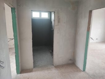 Tehlový dvojizbový byt s terasou v centre mesta - 8