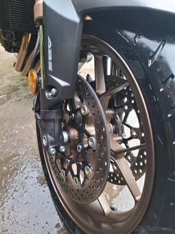 Honda CB650R - 8