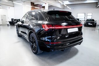 Audi E-tron - 8