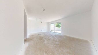 4 izbové rodinné domy priamo v centre obce Miloslavov, záhra - 8