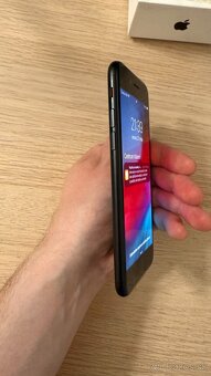 iPhone 7 128 GB Čierny - 8