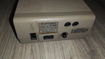 Prodám disketovou mechaniku pro počítač Commodore C64 Floppy - 8