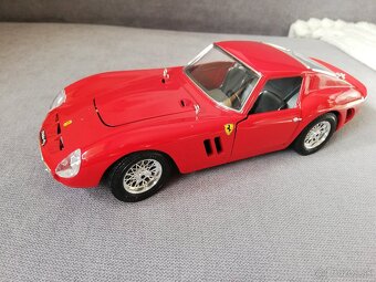1:18 FERRARI 250 GTO - 8