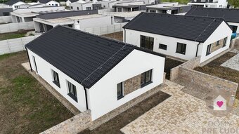 Krásny 4 izbový RD bungalov 92,26 m2 na pozemku 495 m2, Sene - 8
