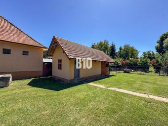 Rodinný dom s krásnym veľkým pozemkom ( stavebným) - Nové Sa - 8