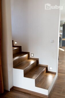 PREDAJ - 5 IZBOVÝ RODINNÝ DOM,BELUŠA, PÚCHOV, POZEMOK 726 m2 - 8