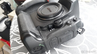 Nikon D2Hs - TOP stav (shutter count 7K+) - 8