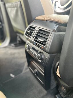 BMW X5 4.8i - 8