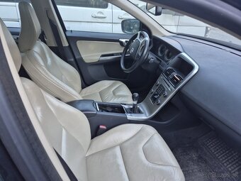 VOLVO XC60 D5 SUMMUM AWD, 158 Kw , M6 , RV: 4/2012 - 8