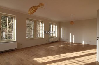 | DOM V ANGLICKOM ŠTÝLE 6 izb. KOLIBA - Vtáčie údolie - 8