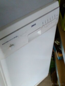 Menšia umývačka Zanussi - 8