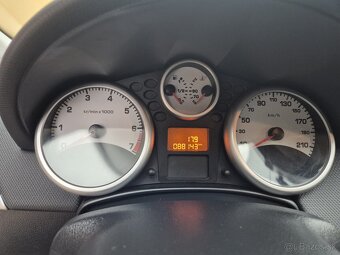 Peugeot 207 1.4 benzín - 8