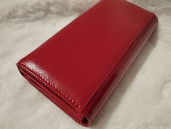 Dámska červená peňaženka Cavaldi v krabicke - 8