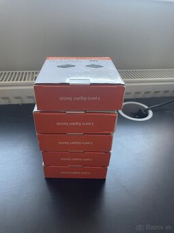 1000 Mbps switch - 8