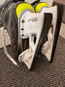 BRANKÁŘSKÉ BRUSLE BAUER PRO, VEL. 43/8 FIT2 NOVÉ NOŽE - 8