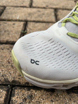 ON RUN CLOUDMONSTER 2 - 8
