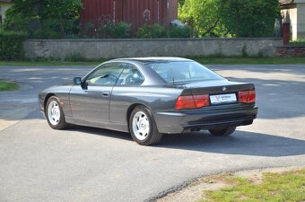 BMW 850i - 8