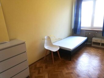 Predaj 3 izbový byt s balkónom, Medzilaborecká ul., Bratisla - 8