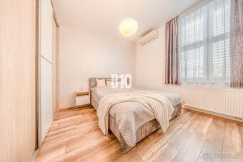 NA PREDAJ - Krásny 5 izbový rodinný dom s svojgarážou v Bern - 8