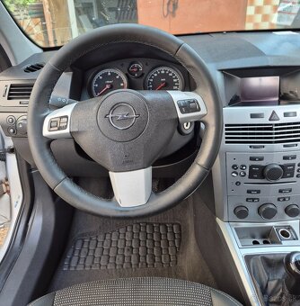 Predám Opel Astra h 2012 - 8