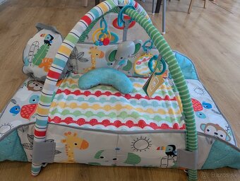 Hracia podlozka Bright Starts 5 in 1 Activity Gym Totally Tr - 8