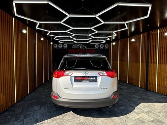 Toyota RAV4 2.0 l D-4D Active - 8
