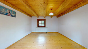 CHALUPA S MOŽNOSŤOU CELOROČNÉHO BÝVANIA V HRABIČOVE - 8