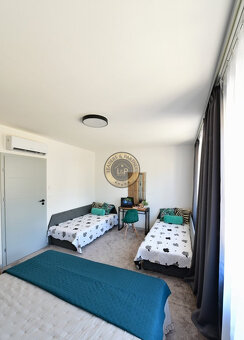 Na prenájom moderne zariadený 3 izbový, dvojpodlažný apartmá - 8