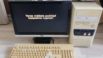 Predám stolný počítač Intel Pentium - 8