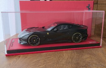 Ferrari 812 Competizione | MR Collection 1/18 - 8
